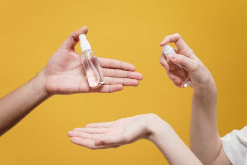 Spôsoby, ako vyrobiť antibakteriálny gél, alebo sprej na ruky